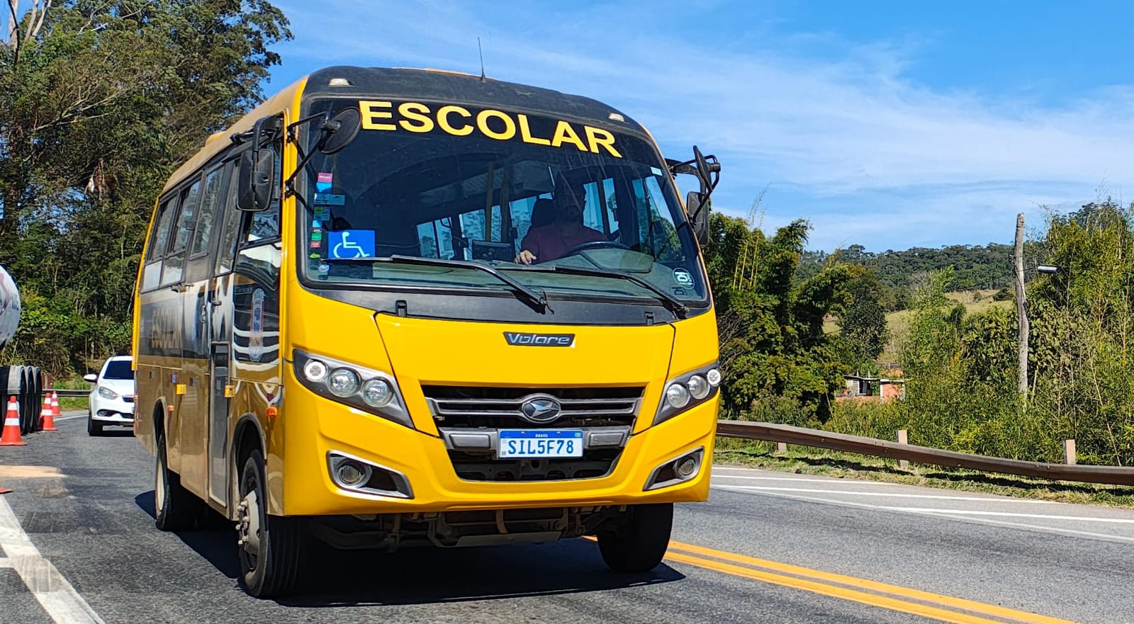 Secretaria de Educação de Santos Dumont abre inscrição para transporte público de universitários